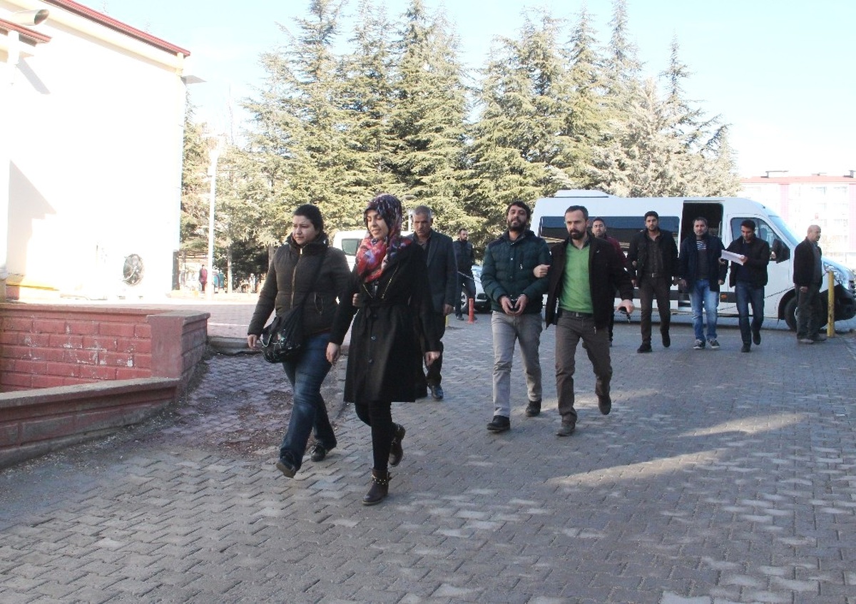 Elazığ\'da Pkk/kck Operasyonu: 12 Gözaltı