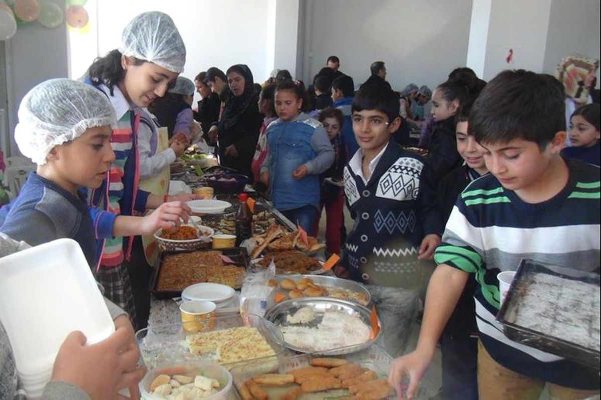 Eleşkirt\'te Öğrenciler Yararına Kermes