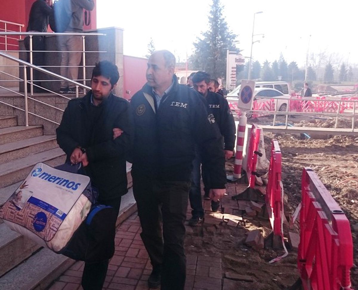 Fetö\'den Gözaltına Alınan Tübitak Personelleri Adliyeye Sevk Edildi