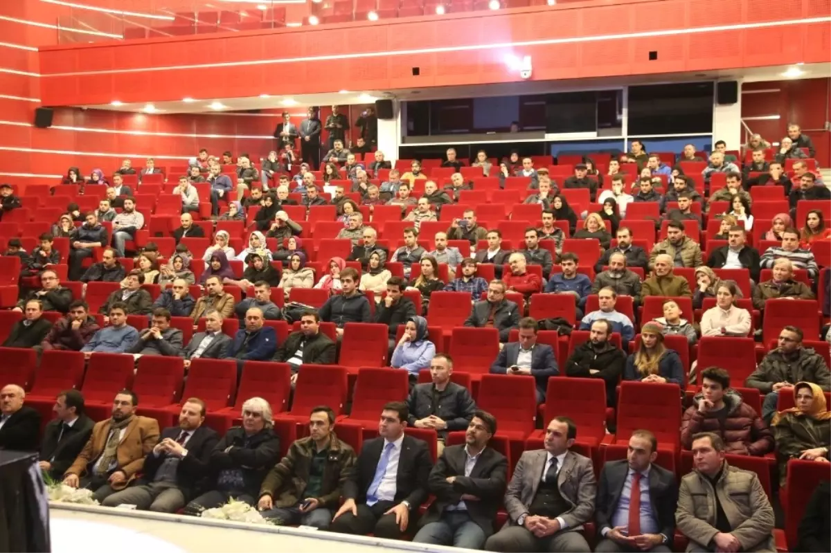 Gebze\'de Cumhurbaşkanlığı Sistemi Konferansı