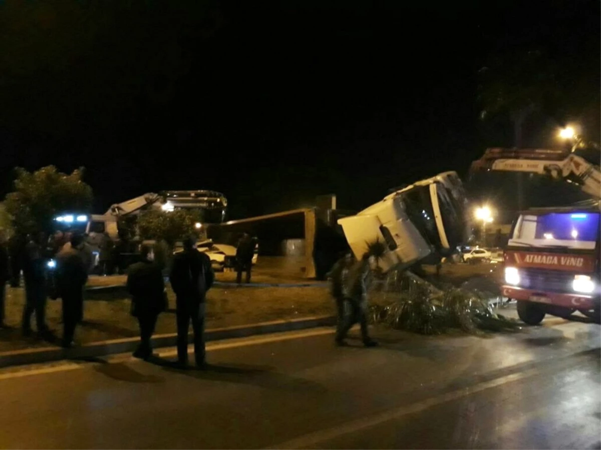 Hatay\'da Trafik Kazası: 2 Ölü