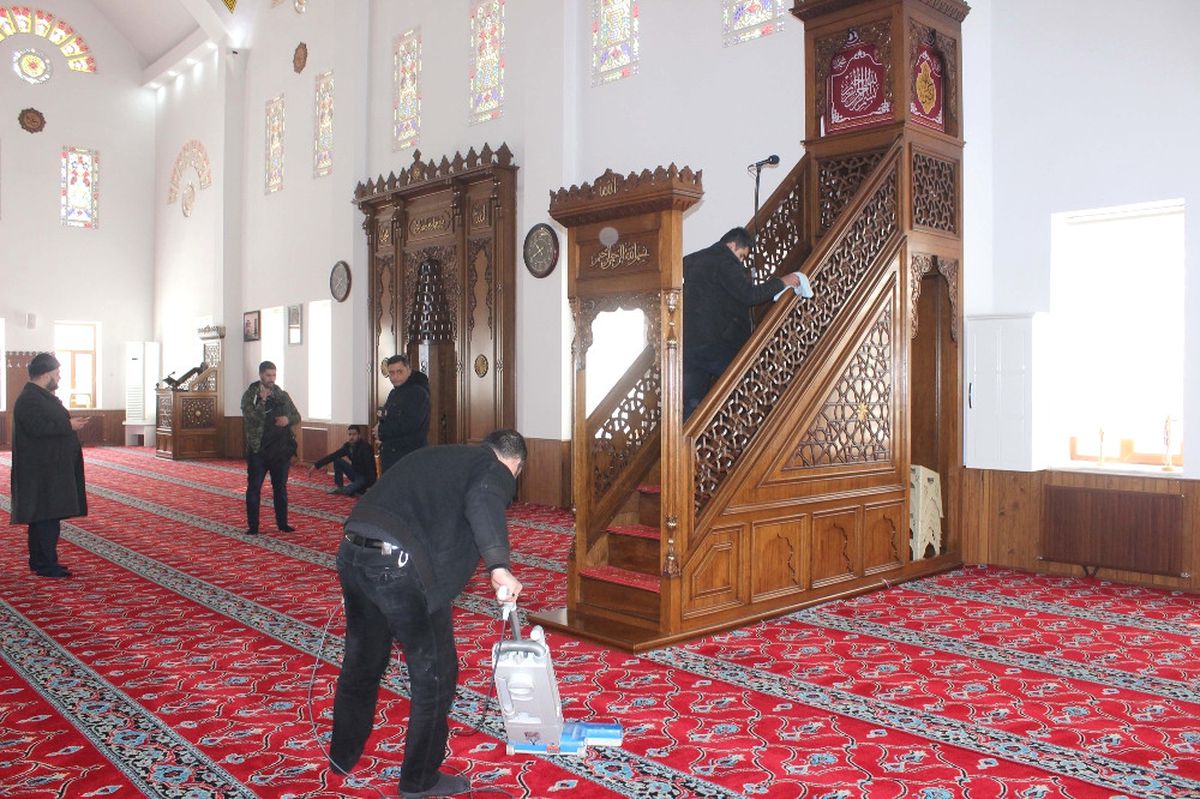 Hükümlülerden Cami Temizliği