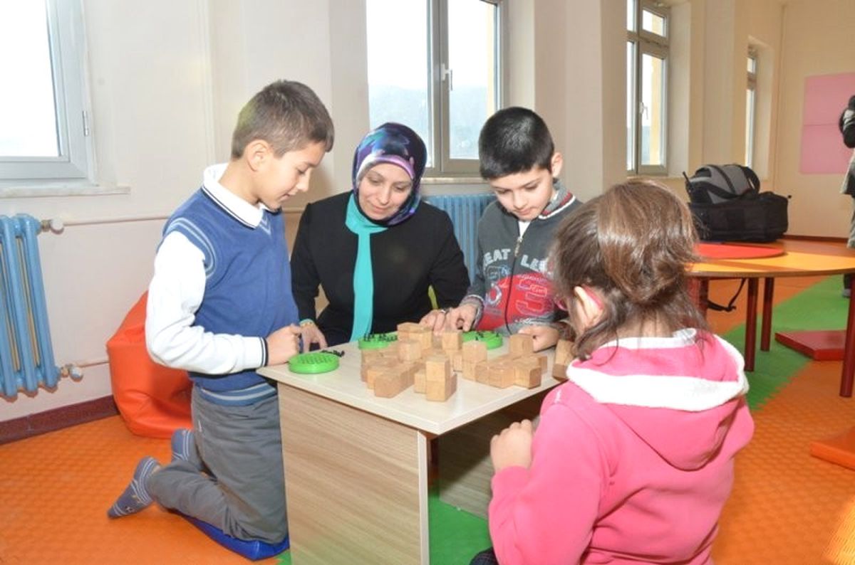 İl Milli Eğitim Müdürü Durmuş\'tan Çocuklarla Etkinlik