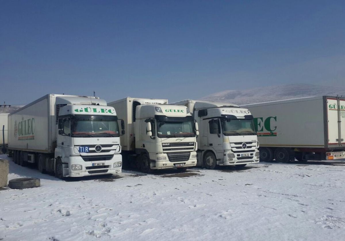 Iran, Türk Tırlarını Mahkeme Kararına Rağmen Bırakmıyor
