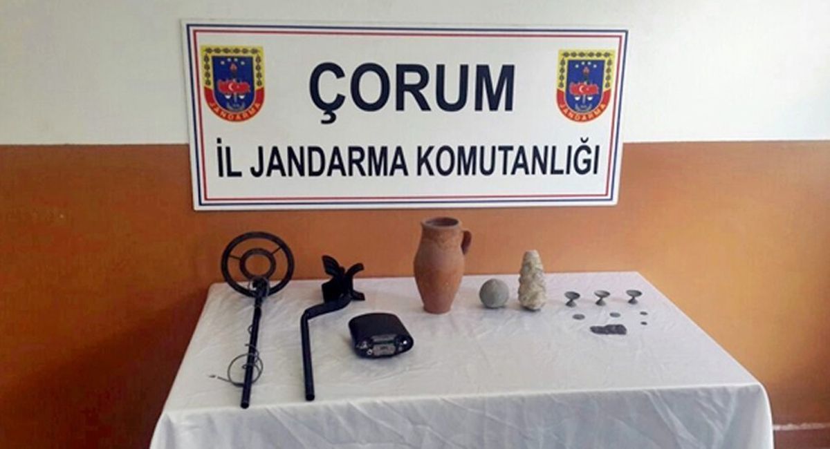 Çorum\'da Tarihi Eser Kaçakçıları Yakayı Ele Verdi