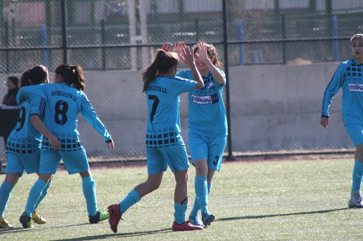Kadınlar 3. Futbol Ligi\'nde İkinci Yarı Hafta Sonu Başlıyor