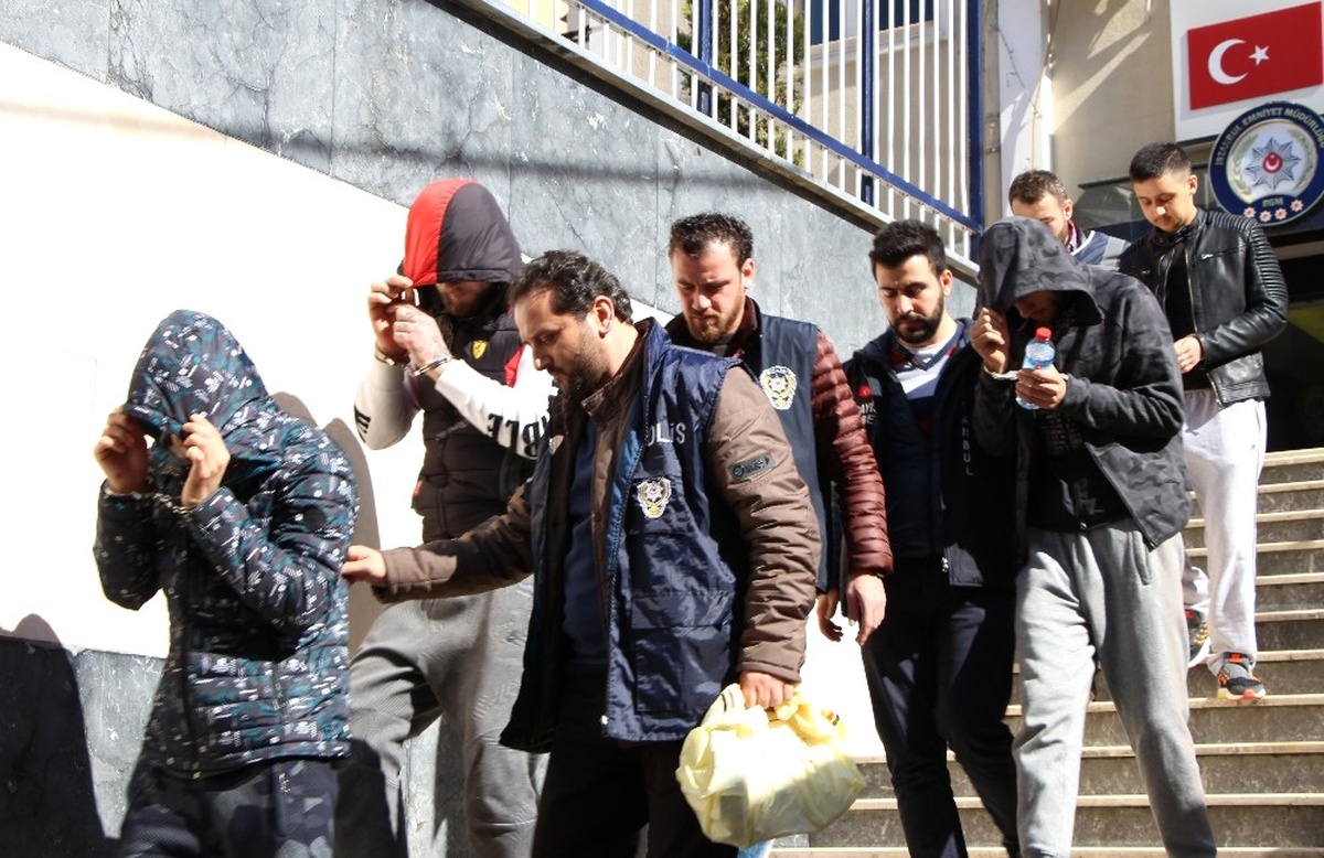 Kahvehaneye Saldıran Şehir Magandaları Adliyeye Sevk Edildi