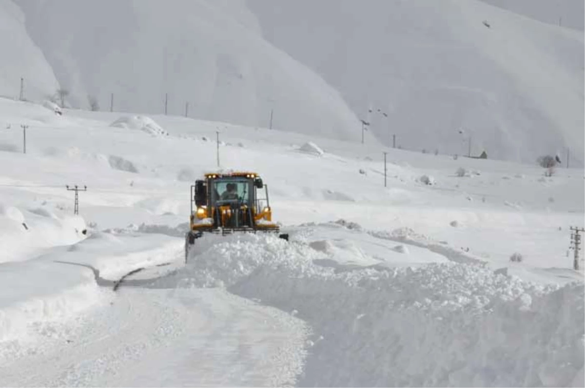Kar Nedeniyle 8 Köy Yolu Kapandı