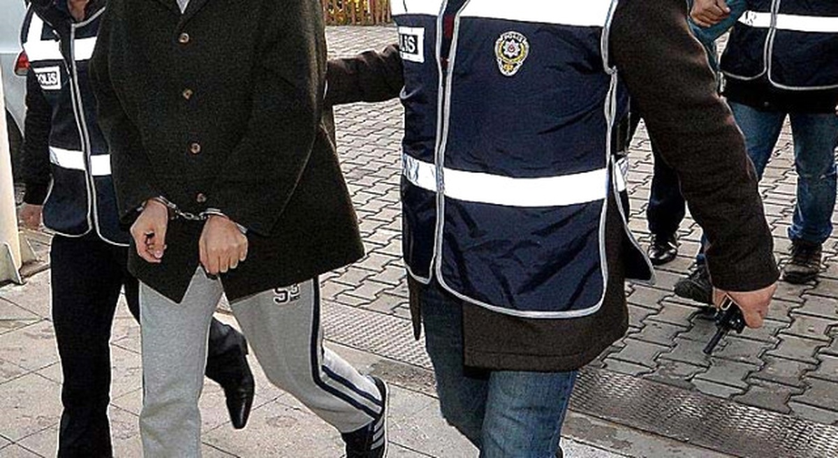 Kocaeli\'de Fetö\'den 13 Öğretmene Gözaltı