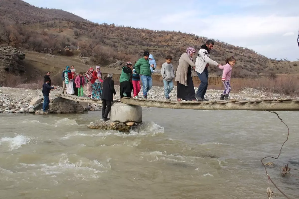 Köprü Değil, Ölüm Yolu