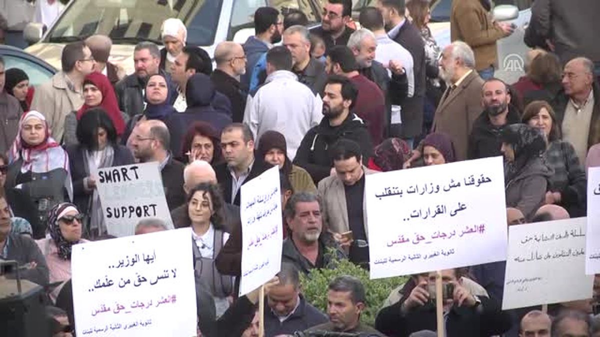 Lübnan\'da Maaş Protestosu