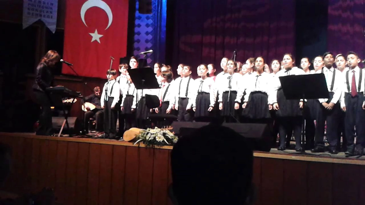 Mersin\'de "Umut Işığı Korosu" Yararına Konser