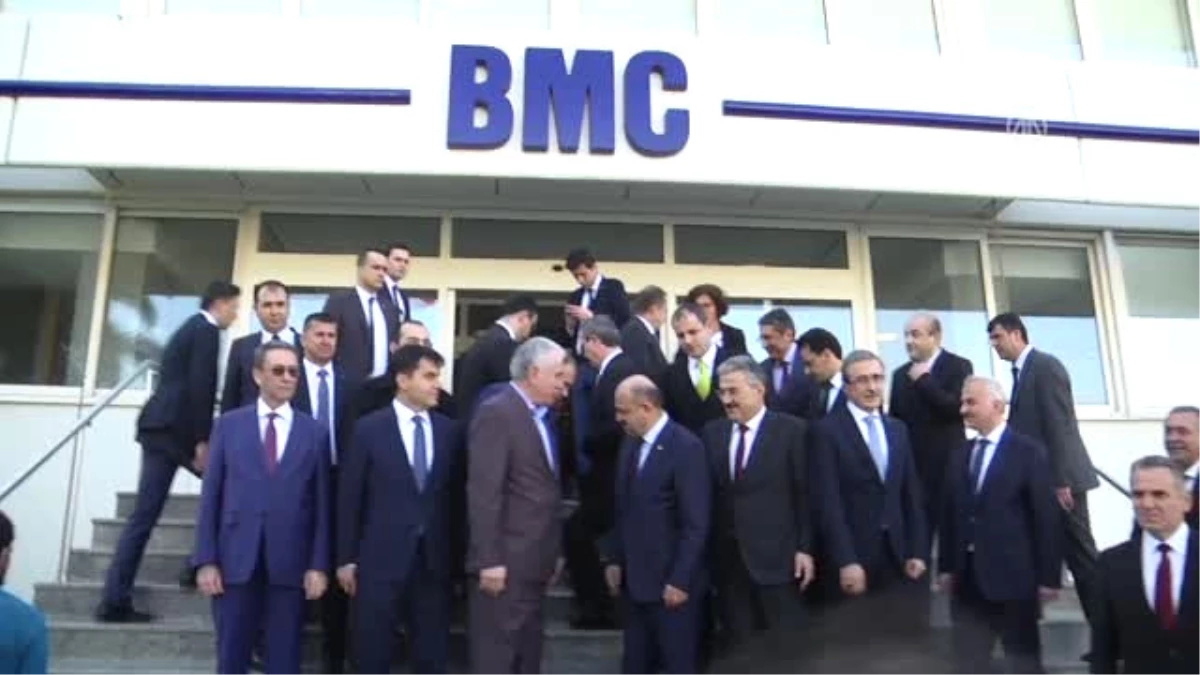 Milli Savunma Bakanı Işık Bmc\'yi Ziyaret Etti