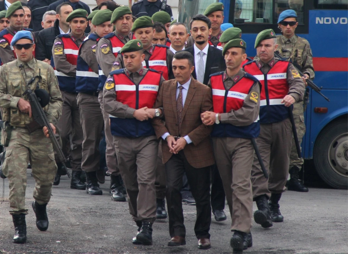 Muğla Suikast Timindeki Iki Komandonun Yunanistan\'a Sığındığı Iddiası