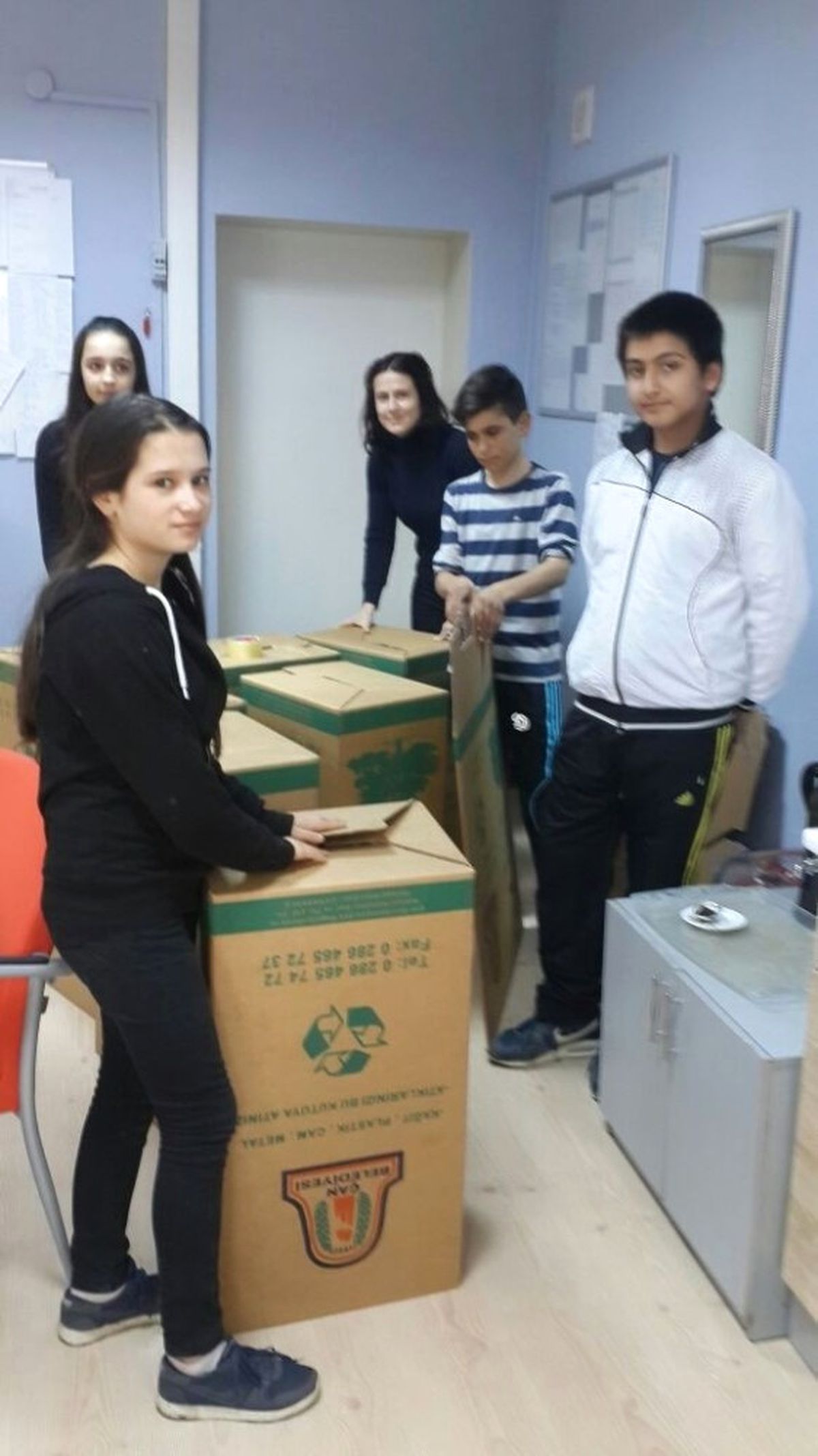 Öğrencilerden Katı Atık Toplama Kampanyası