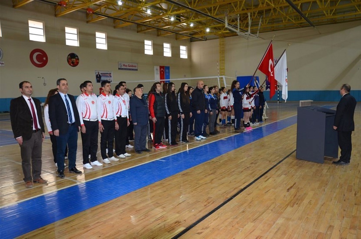 Okul Sporları Gençler Voleybol Müsabakaları Başladı