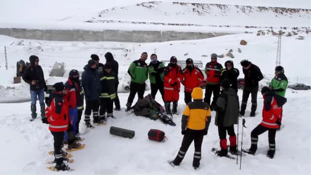 Ovit Dağı\'nda Kar ve Çığ Eğitimi