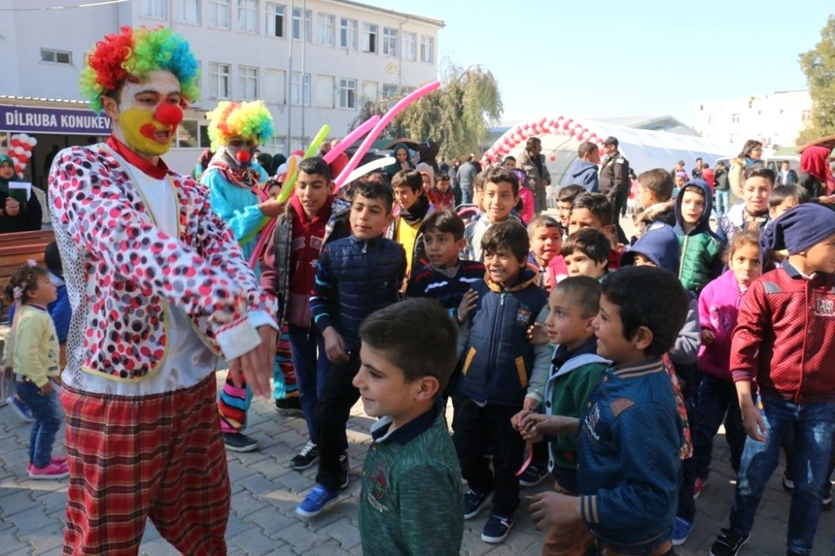 Suriyeli Yetimler Eğlencenin Tadını Çıkardı