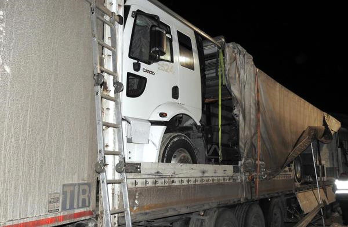 Tır\'da Ev Eşyası Arasında 116 Kilo Uyuşturucu Ele Geçirildi