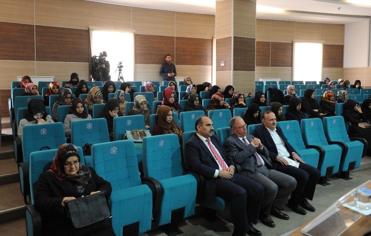 TSK\'da Baş Örtüsünün Serbest Olması En Çok 28 Şubat Mağdurlarını Sevindirdi