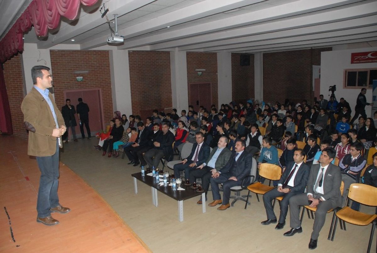 Tuşba\'da "Değerlerimiz Geleceğimizdir" Eğitim Programı