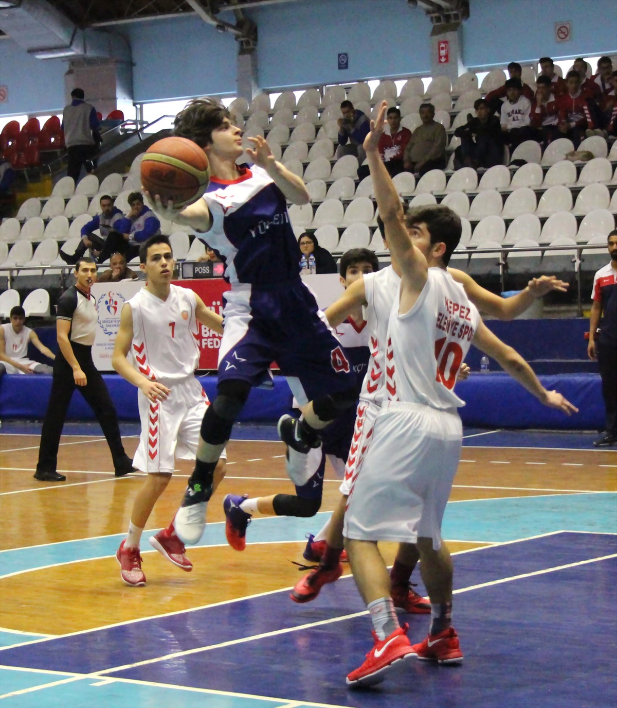 U16 Basketbol Bölge Grup Müsabakaları Manisa\'da Başladı
