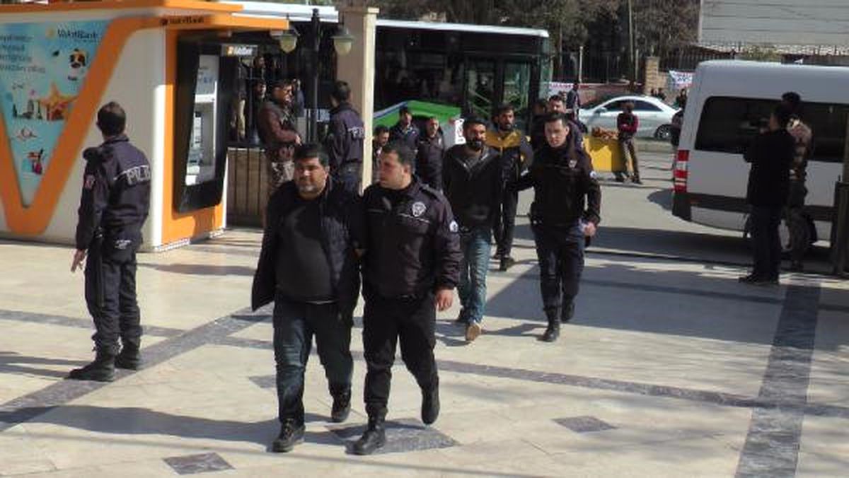 Viranşehir\'deki Terör Saldırısının 30 Şüphelisi Adliyede