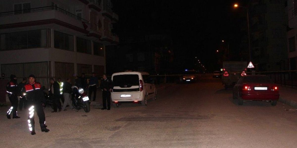 Yolda Durdurdukları Yaşlıyı 10 Yerinden Bıçakladılar