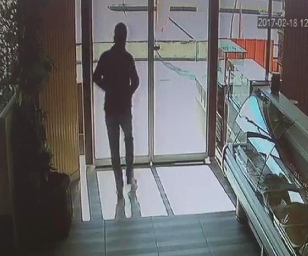 Açık Sandığı Kapının Camına Çarptı