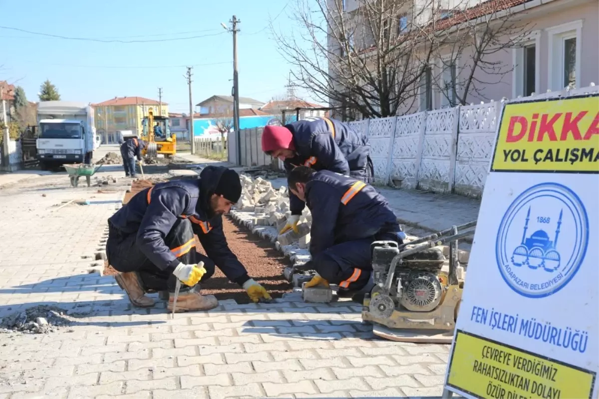 Adapazarı\'nda Yollarda Bakım ve Onarım Çalışmaları Sürüyor