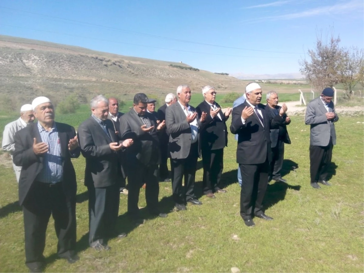 Adıyamanlı Çiftçiler Yağmur Duasına Çıktı