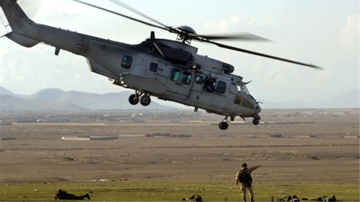 Afganistan\'da Askeri Helikopter Acil İniş Yaptı