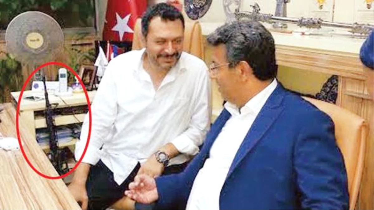 Uzun Namlulu Silahla Fotoğraf Çekilen AK Parti\'li Başkan: 15 Temmuz\'da Çekildi