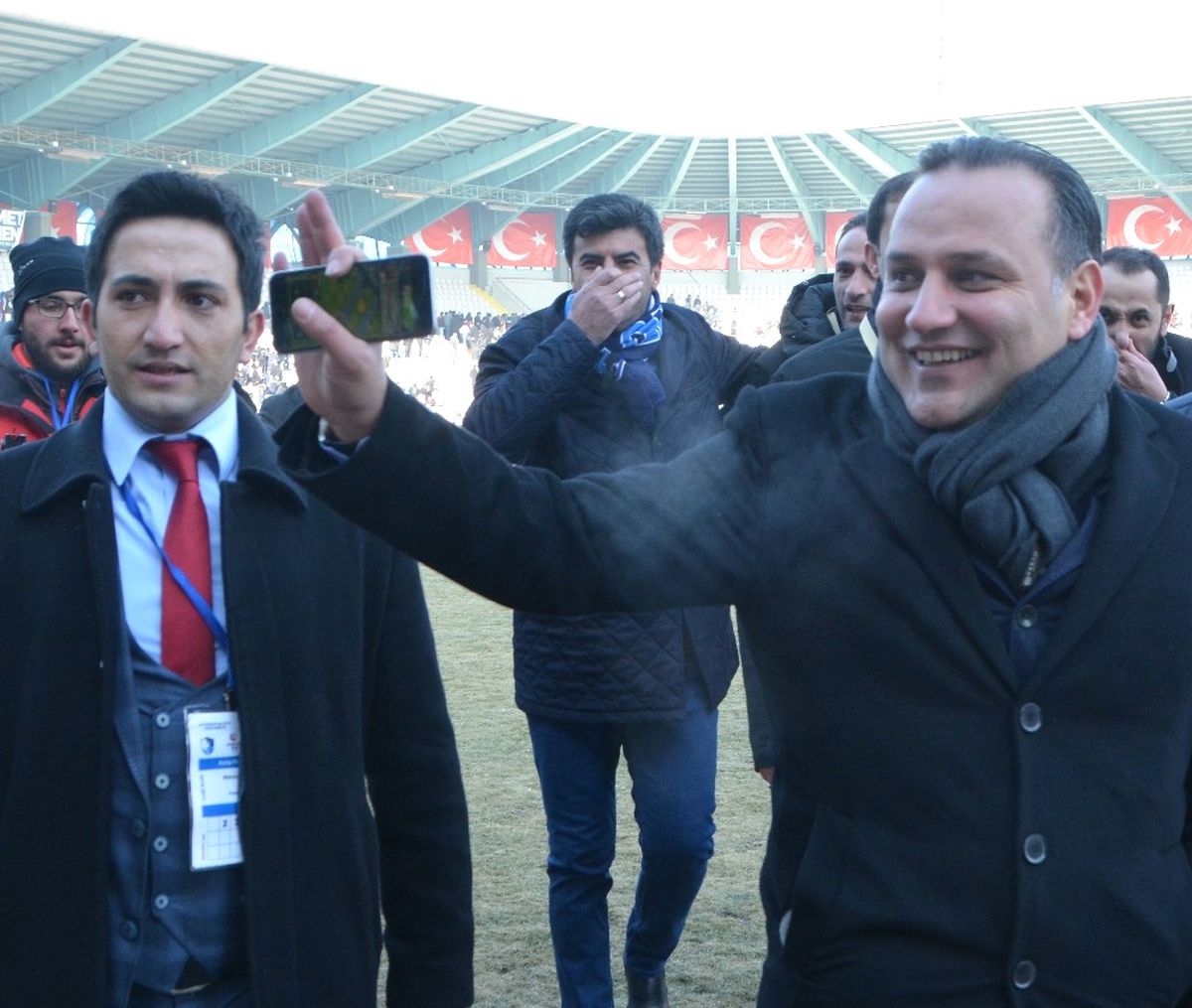 B.b.erzurumspor Kulübü Başkanı Demirhan: "Dünya Yıldızlarını Erzurumspor\'a Transfer Edeceğim"