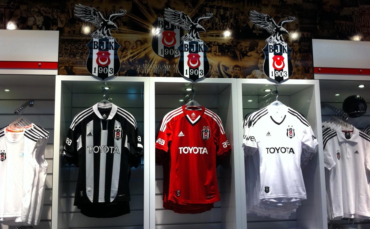Beşiktaş Taraftarından Kartal Yuvası Organizasyonu