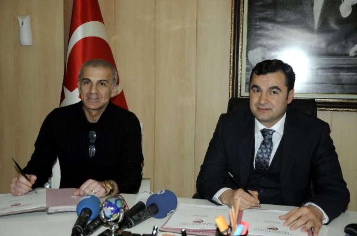 Gaziantep Büyükşehir, Oğuz Çetin ile Sözleşme İmzaladı