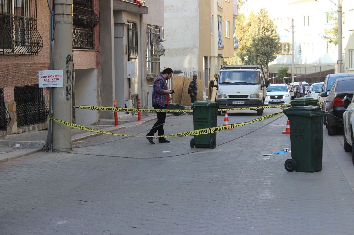 Genç Kadın Sokak Ortasında Öldürüldü