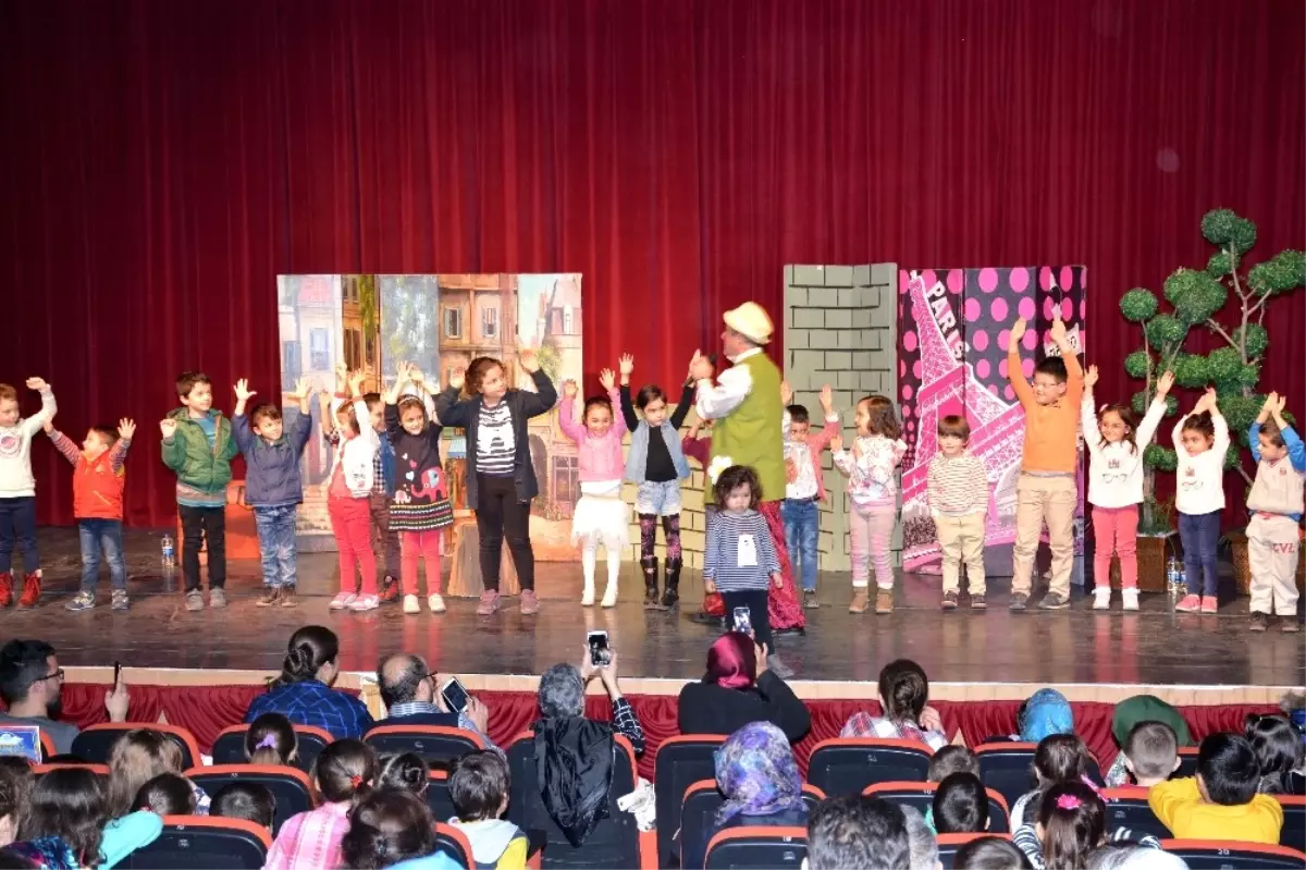 Hoca Nasreddin\' Adlı Çocuk Gösterisinde İzleyici Rekoru Kırıldı