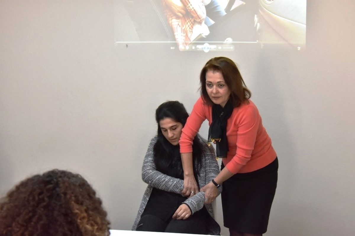 İlkyardım Eğitimi Kursiyerleri Belgelerini Başkan Eşkinat\'tan Aldı