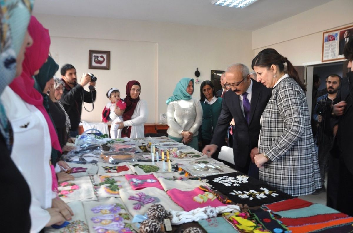 Kalkınma Bakanı Elvan Mardin\'de İş Adamlarıyla Bir Araya Geldi