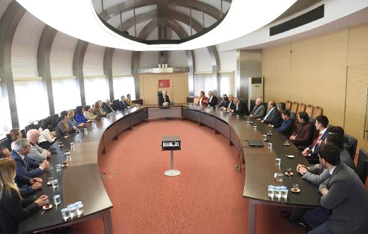 Kılıçdaroğlu, Antalya Hemşehri Dernekleri ve Federasyonları Temsilcilerini Kabul Etti