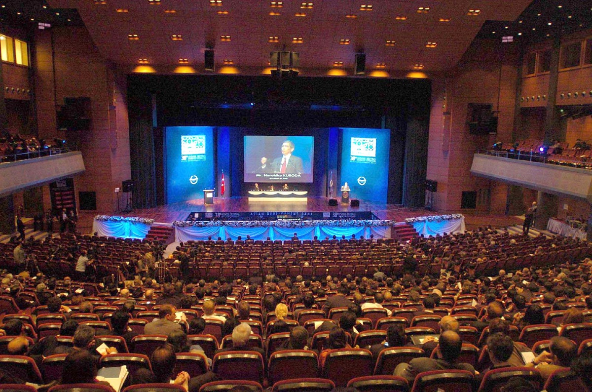 Samsun\'da "Yeni Anayasa ve Başkanlık Sistemi" Konferansı