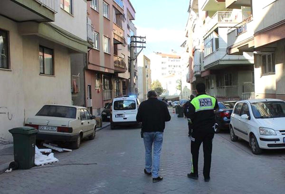 Sokak Ortasında Tartıştığı Kadını Tabancayla Vurup Öldürdü