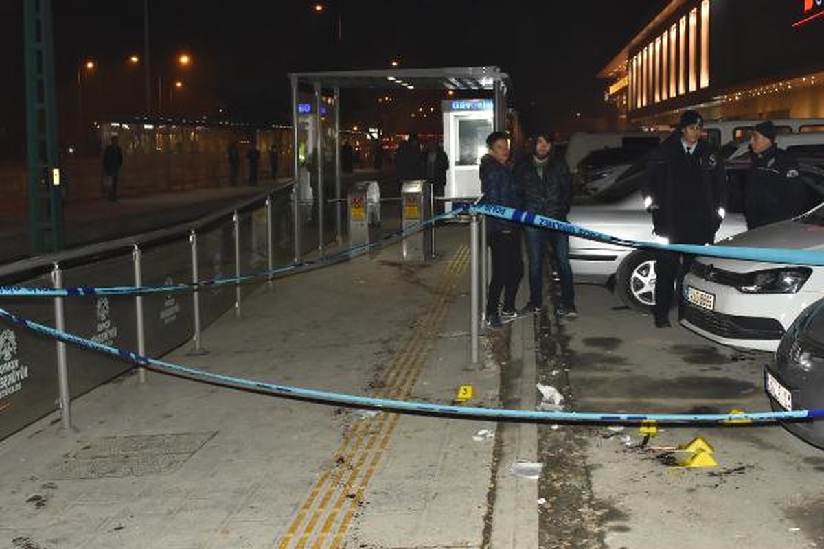 Suriyeli İki Genç, Tartıştıkları 2 Kişiyi Bıçakladı