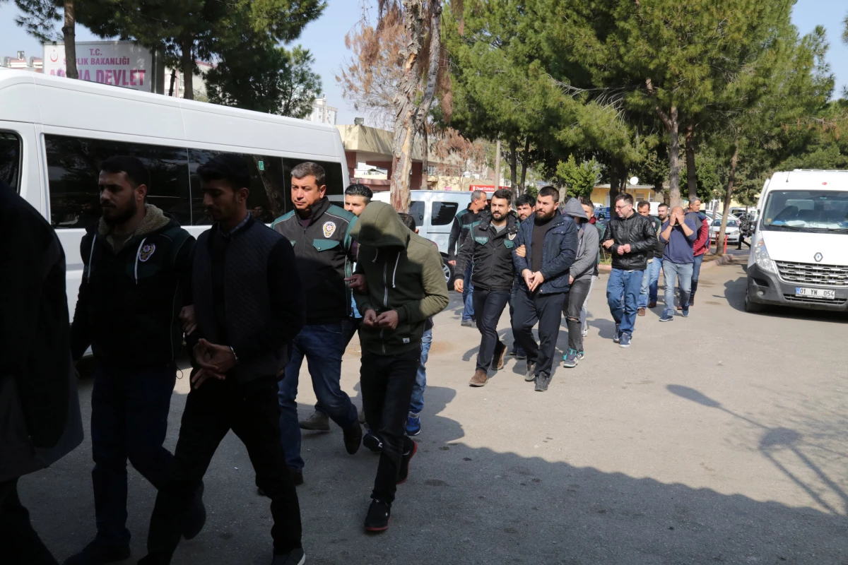 Adana\'da \'Sosyete Torbacıları\'na Baskın: 18 Kişi Gözaltında