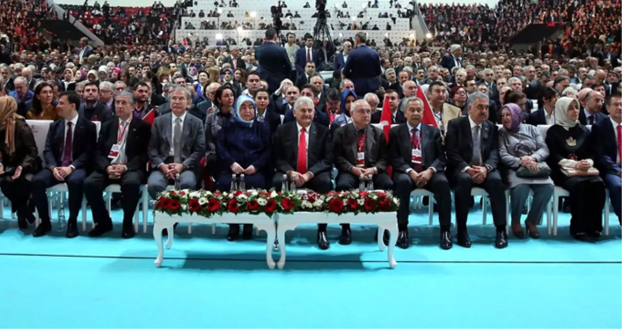 AK Parti Start Verdi, Toplantıda Referandum Tanıtım Filmi Yayınlandı