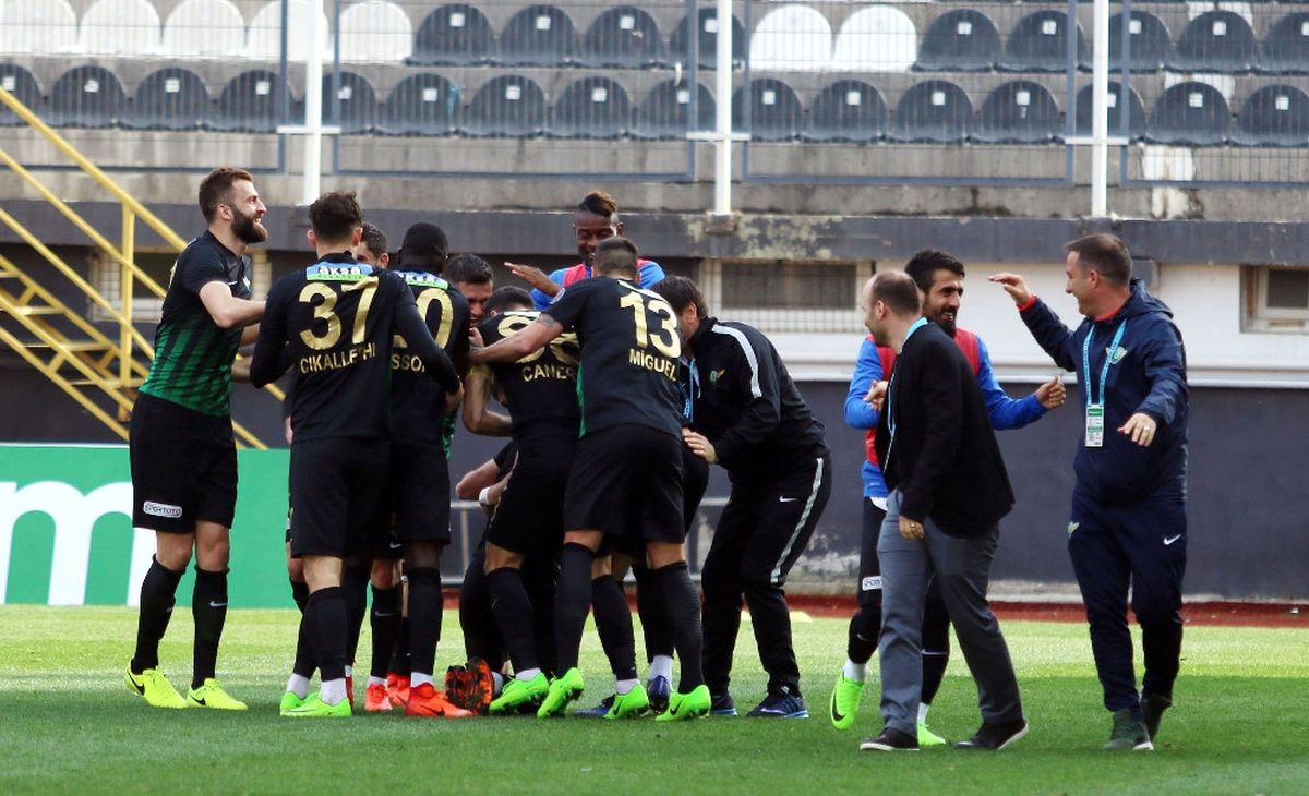 Akhisar\'dan Kritik 3 Puan
