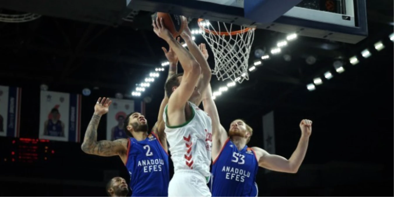 Anadolu Efes\'ten Önemli Galibiyet