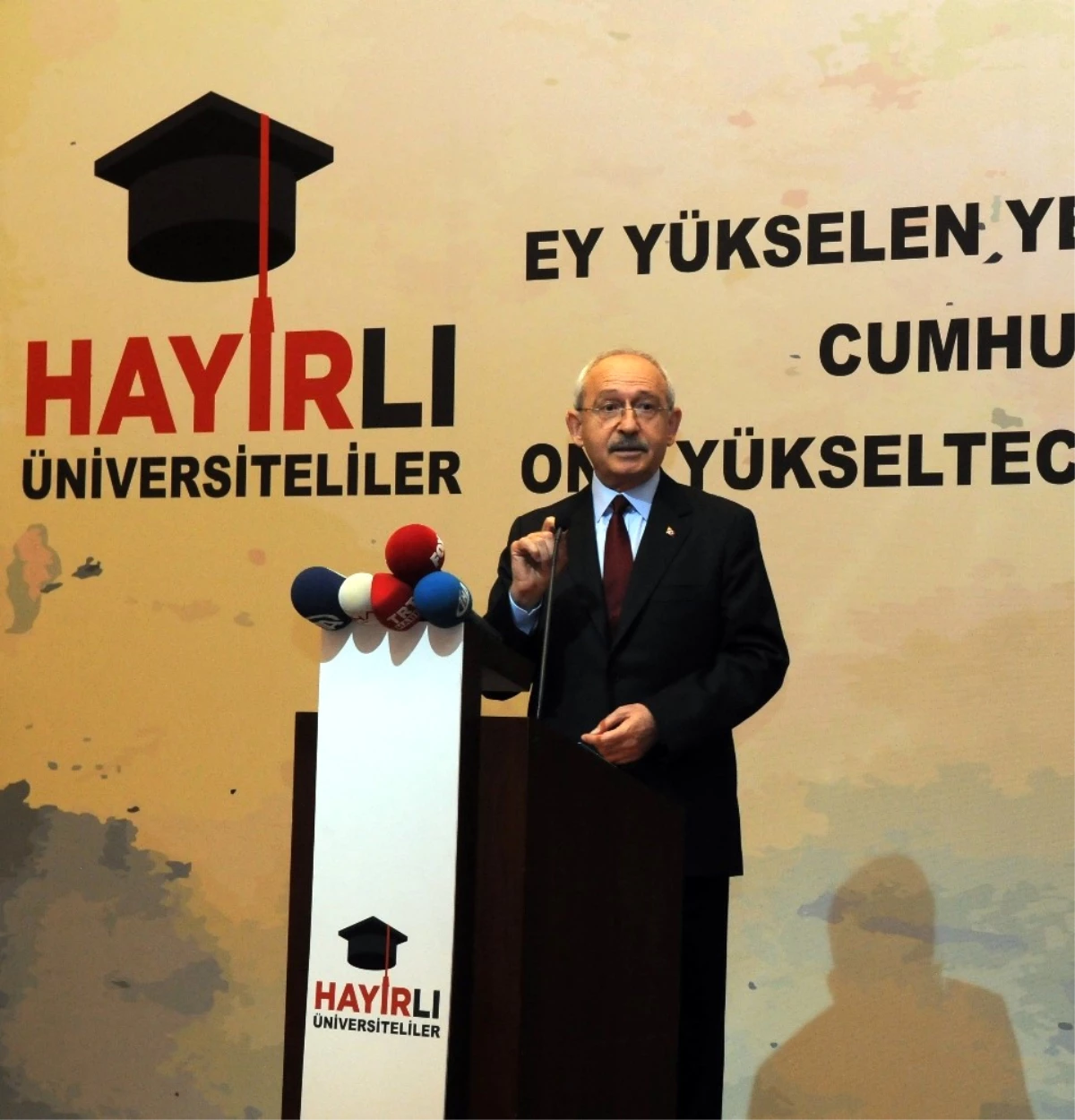CHP Lideri Kılıçdaroğlu\'ndan Gençlere "Sandığa Gidin" Çağrısı