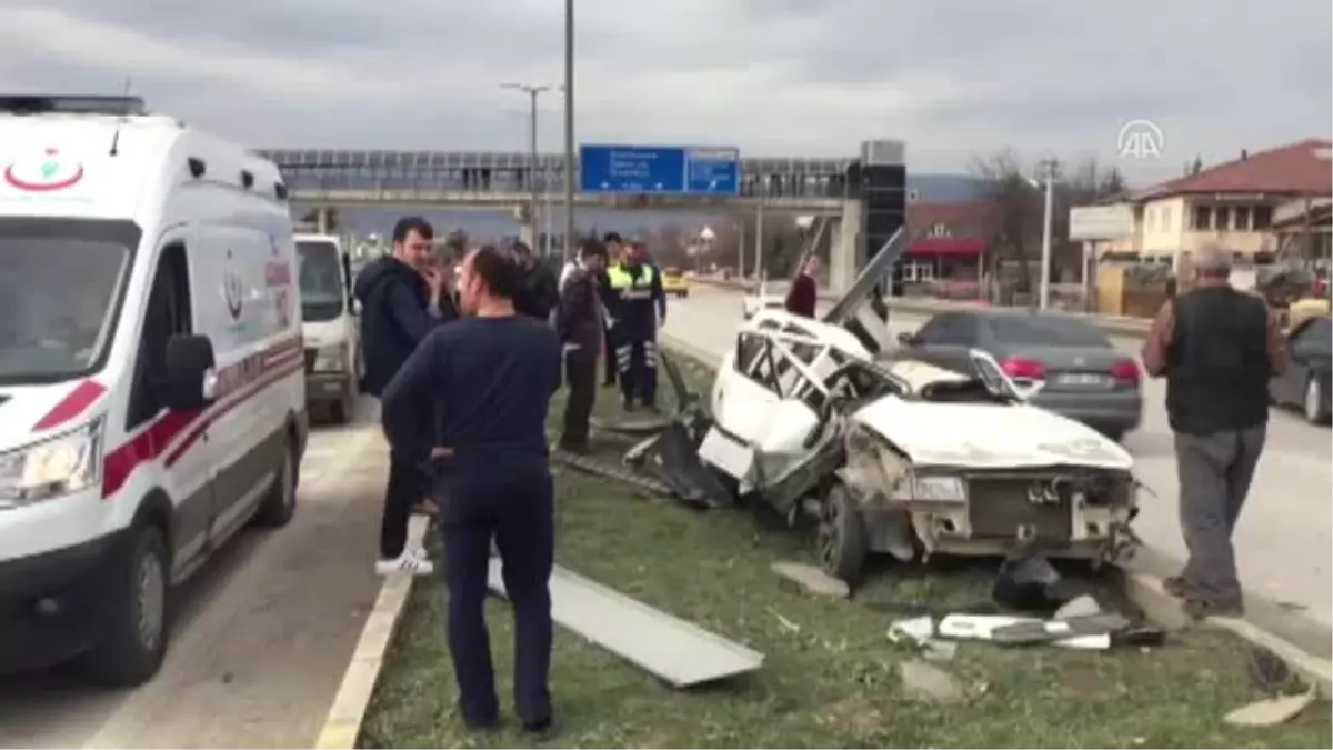 Düzce\'de Trafik Kazası: 5 Yaralı